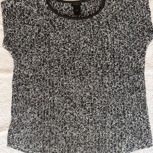 Ann Taylor Black and White Short Sleeve Knit Top